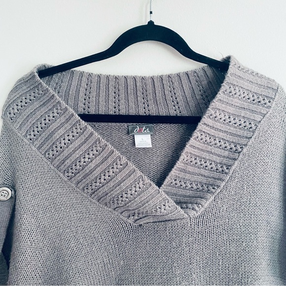 dots Women's Dark Gray Short Sleeve V Neck Knit Sweater Size Large - Picture 2 of 10
